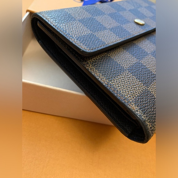 Louis VUITTON RARE Damier Ebene Mid-Wallet 🔥🔥 - Picture 9 of 17